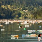 lago rifiuti depositphotos