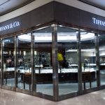 Tiffany’s holiday sales fall