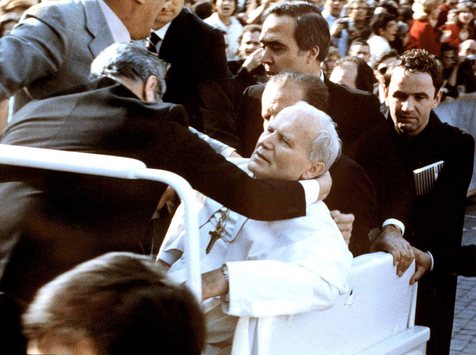 L'AGONIA CONTINUA, ORA IL PAPA VERSO LA PERDITA DI COSCIENZA