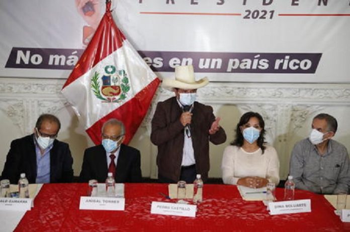 Pedro Castillo offers a press conference to the Foreign Press Association of Peru