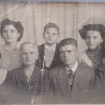 Argentina con sus hermanos y padres