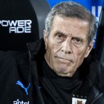 Oscar Tabárez dt de Uruguay frente a Peru en partido amistoso en el Centenario. Foto: Javier Calvelo/ adhocFOTOS