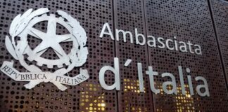 Il calvario della cittadinanza italiana in Uruguay: monta ancora la protesta contro l’Ambasciata
