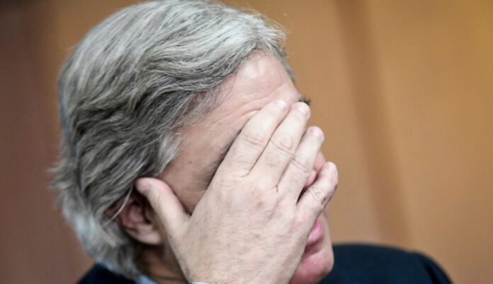 Francisco Bustillo durante una rueda de prensa en el Palacio Legislativo en Montevideo. Foto: Javier Calvelo / adhocFOTOS