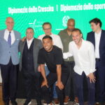 AMBASCIATORE CON GIOCATORI (1)