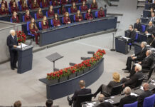 Mattarella mette in guardia sull’arma nucleare: “C’è un alto rischio che possa aprirsi un nuovo vaso di Pandora”