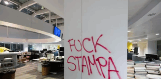 Vandalizzata la redazione de “La Stampa” a Torino, fermati trenta antagonisti. E la ‘palestinese’ Albanese minaccia la libera informazione